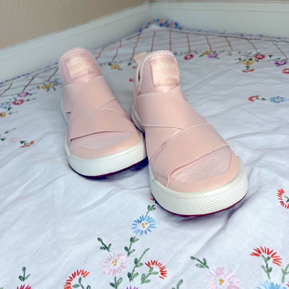 Pink Vans Ultrarange